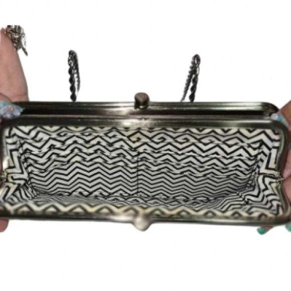 HOBO THE ORIGINAL Lauren Double Frame Clutch Wallet Gray Distressed Leather - Picture 8 of 9